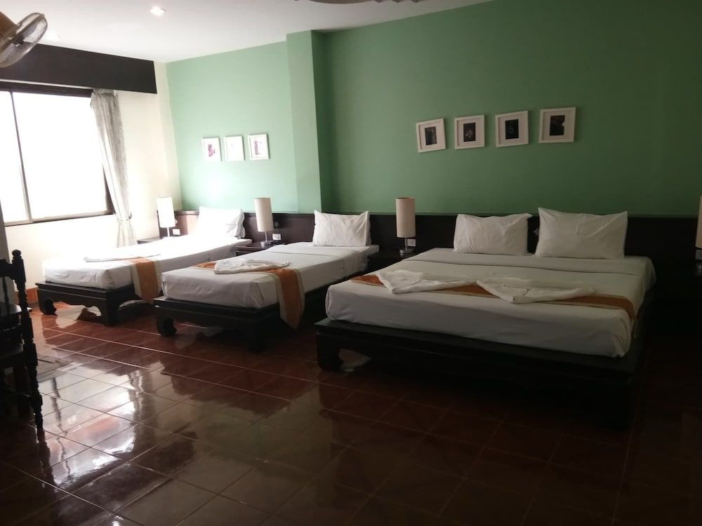 undefined J Hotel 8