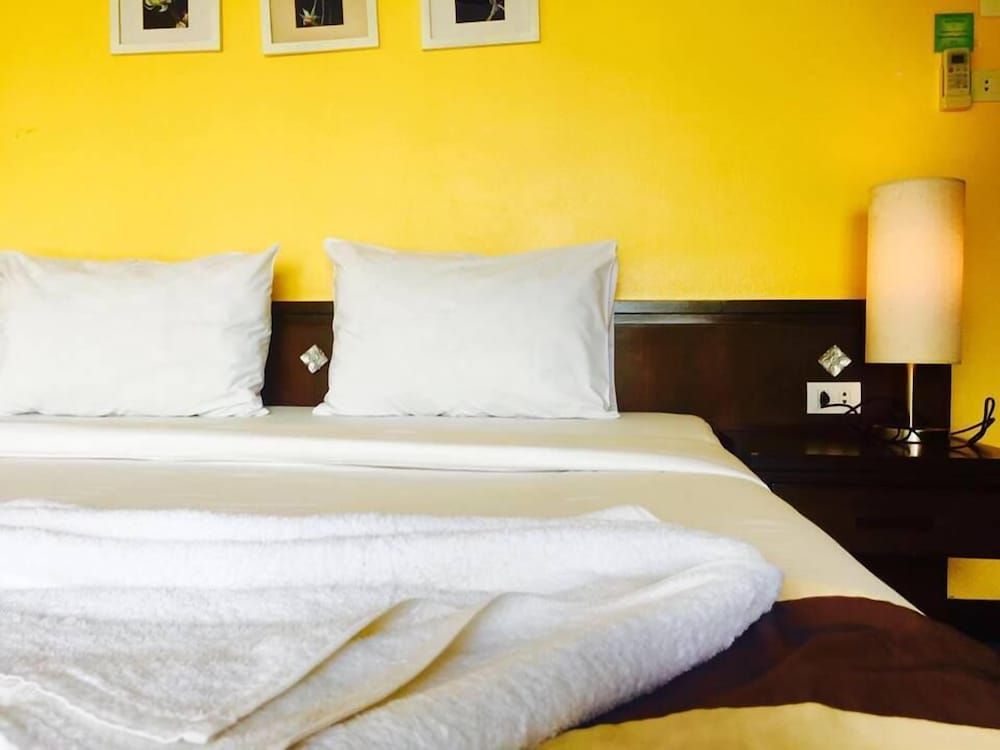 undefined J Hotel 9