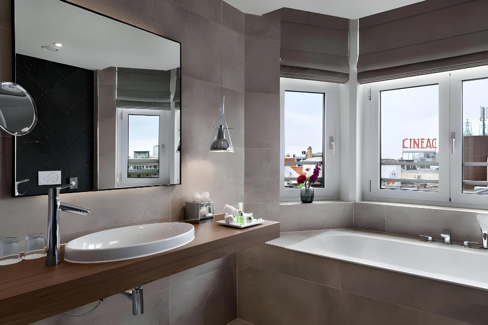 Junior Suite with View