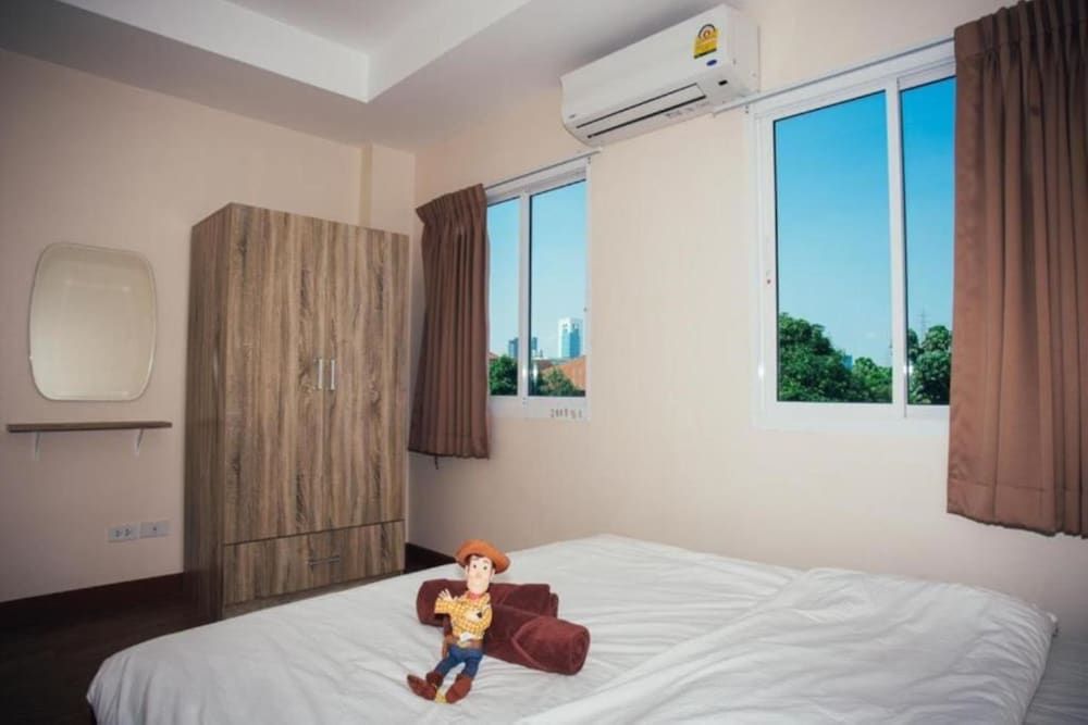 Small Space Cafe and Hostel Family Room, 2 Queen Beds, Private Bathroom