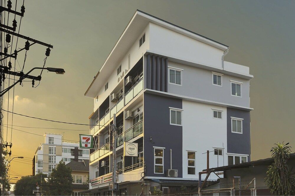 undefined Small Space Cafe and Hostel