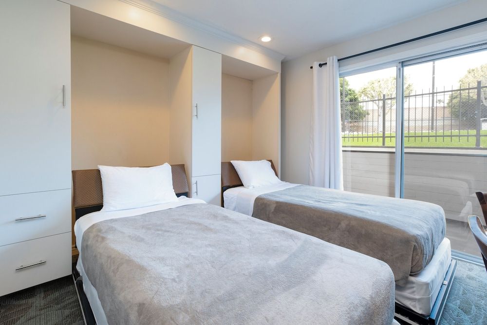 San Clemente Inn Deluxe Suite, 1 Bedroom 4