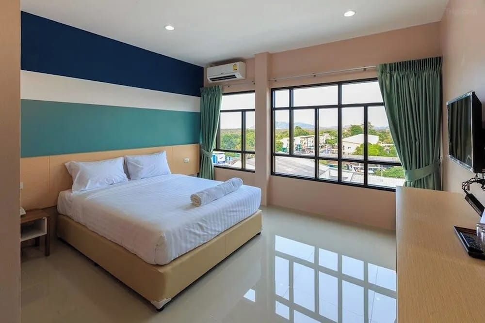 JJ Residence Phuket Town Superior Double Room 2