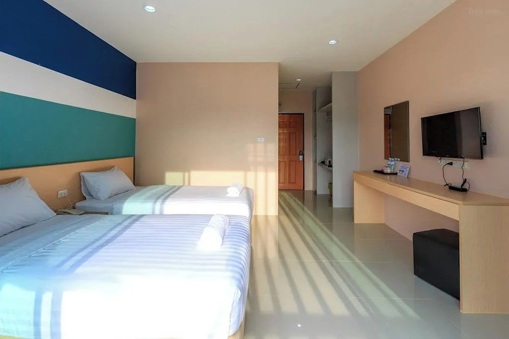 JJ Residence Phuket Town Superior Twin Room 2