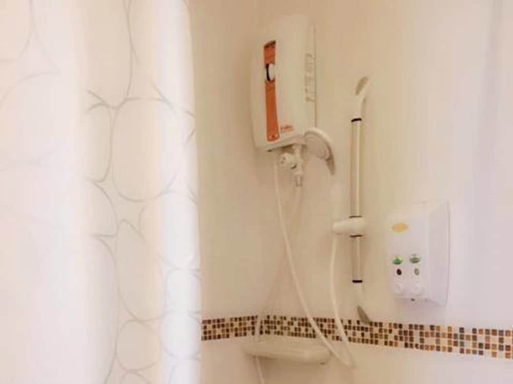 Tamali Hotel Deluxe Room 13