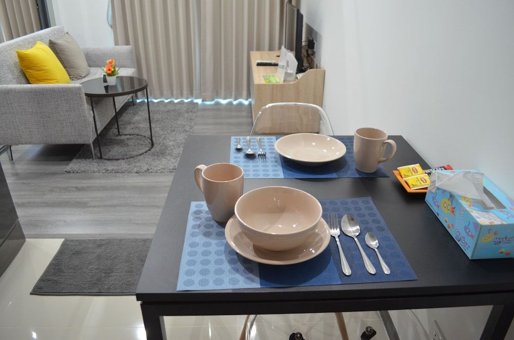 undefined Wooden Suites (The Rich @Sathorn-Taksin) 2