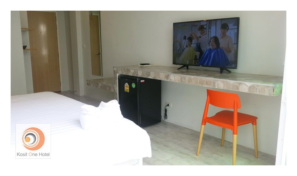 Kosit One Hotel Superior Double Room with Balcony 5