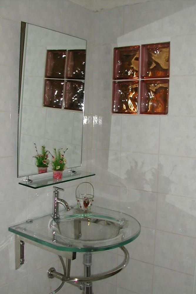 Hua Hin Tour Guesthouse Room 17