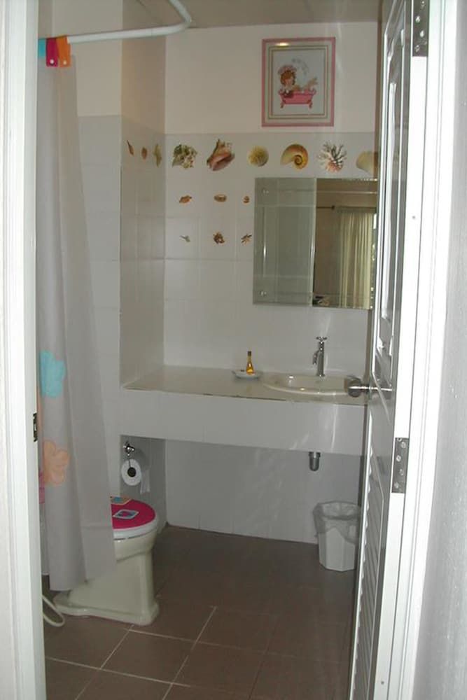 Hua Hin Tour Guesthouse Room 16