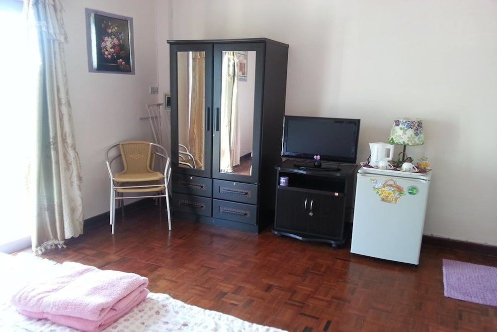 Hua Hin Tour Guesthouse Room 8