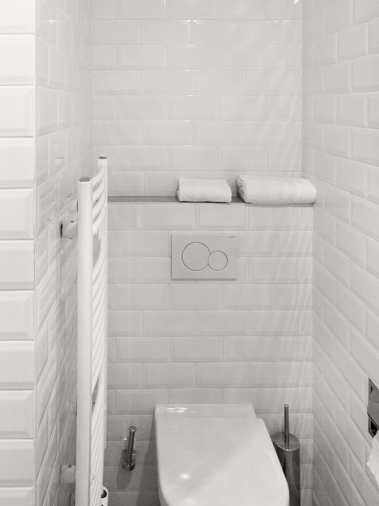 Numa Prague Root M Studio, Kitchenette and Bathtub 5