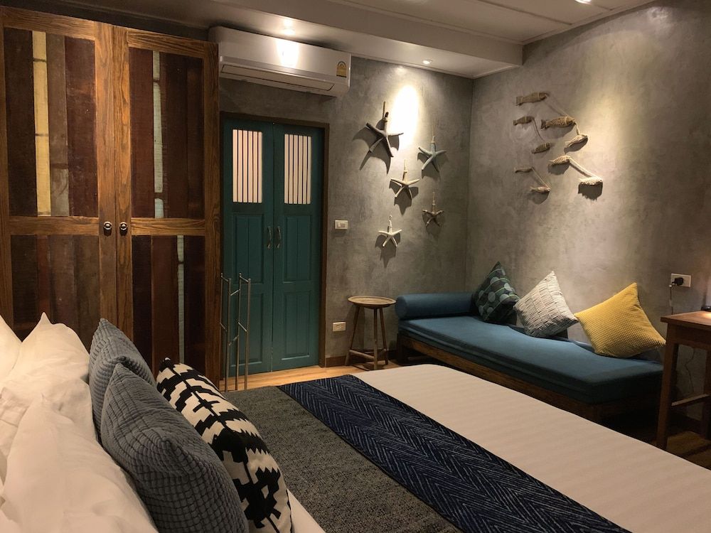 Deluxe Double Room, Pool Access, Garden View