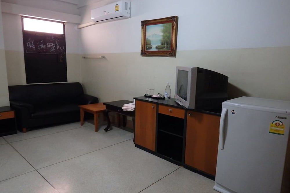 Sakol Hotel Korat Standard Double Room 4