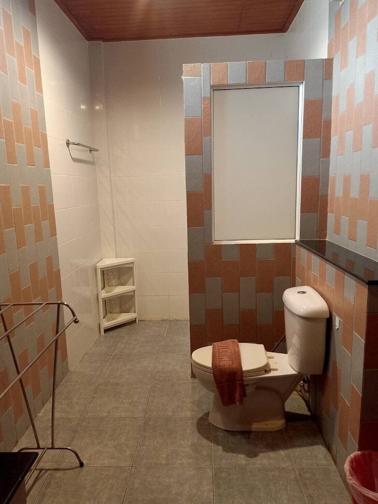 Waterside Resort Deluxe Room 6