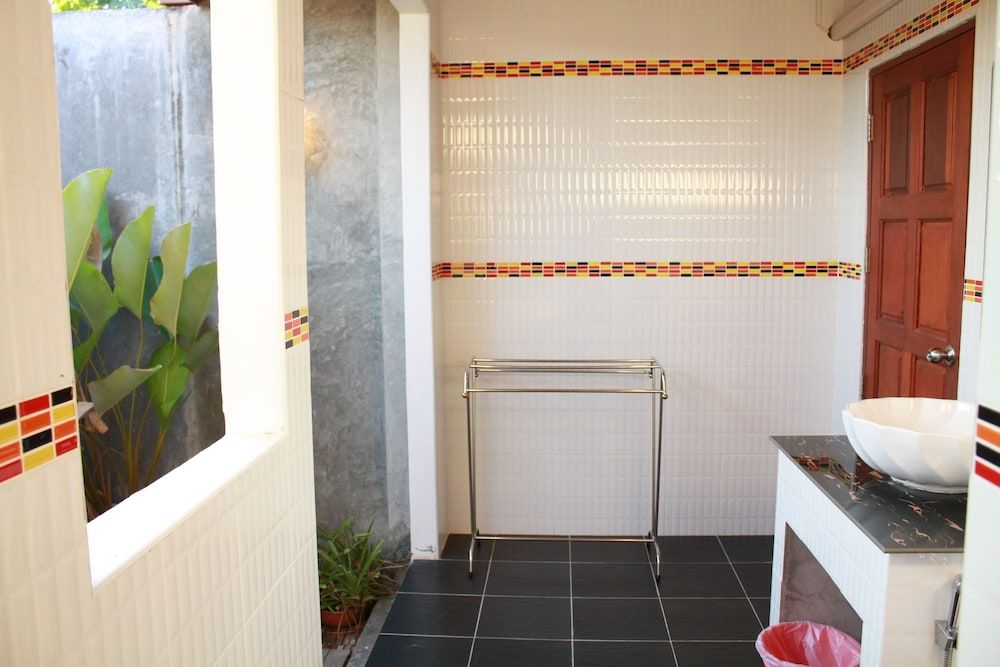 Waterside Resort Three Bedroom Home 6