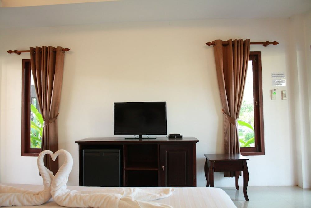 Waterside Resort Three Bedroom Home 11