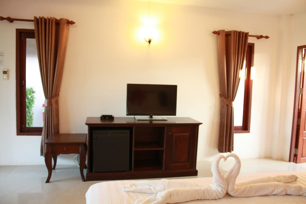 Waterside Resort Three Bedroom Home 12