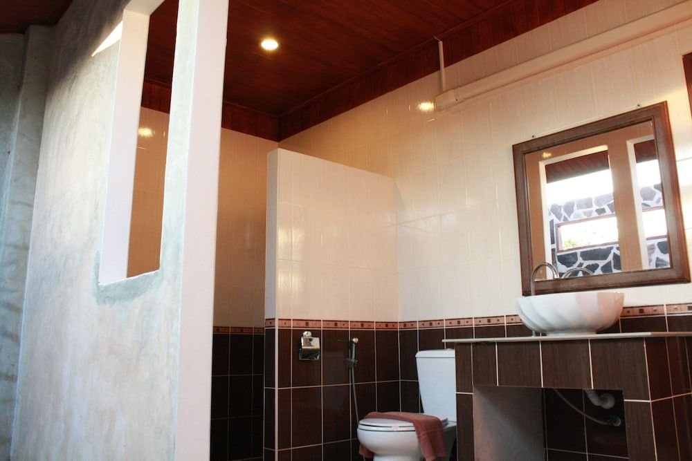 Waterside Resort Three Bedroom Home 5