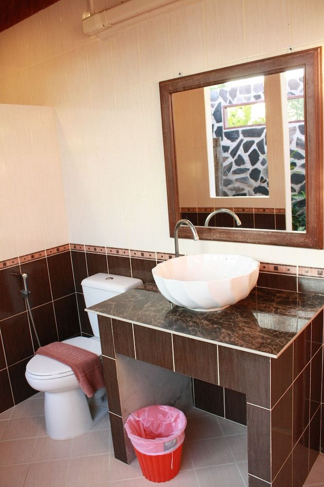 Waterside Resort Three Bedroom Home 7