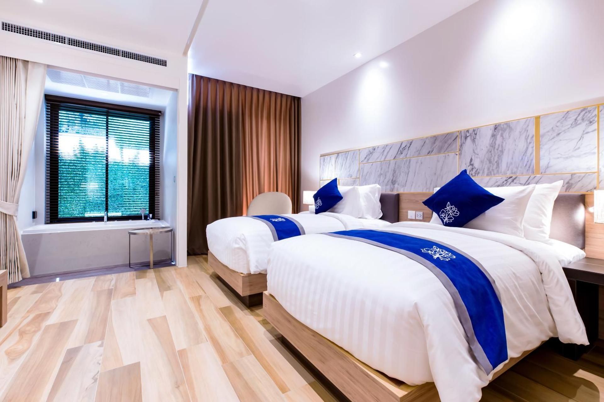 Premier Twin Beds Room