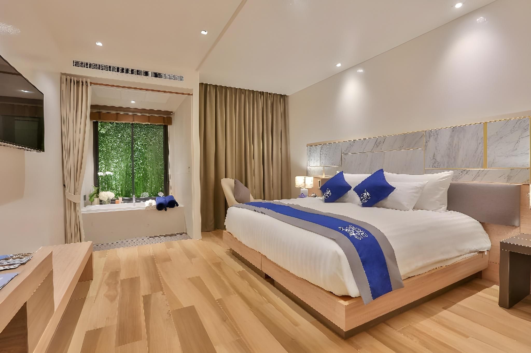 Premier King Room