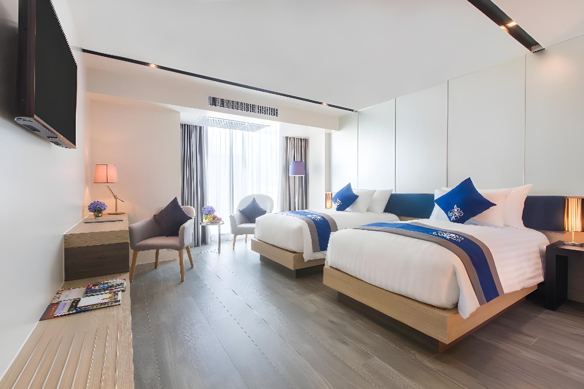 Deluxe Twin Beds