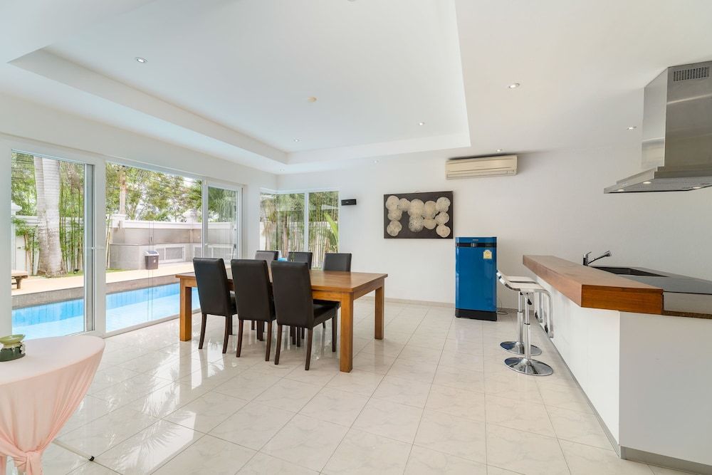 undefined Luxury Pool Villa 52 10