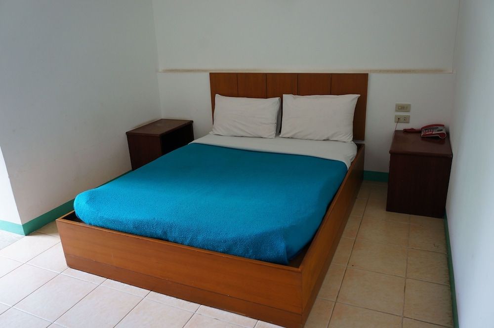 Standard Single Room, 1 Queen Bed