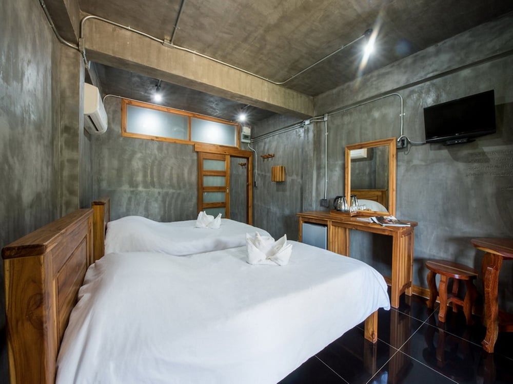 Thongphaphum River Standard Triple Room 2