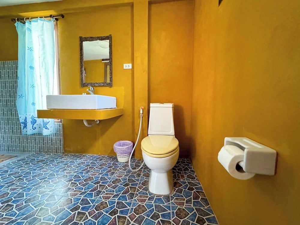 Baanbali Beach Resort Deluxe Triple Room 15