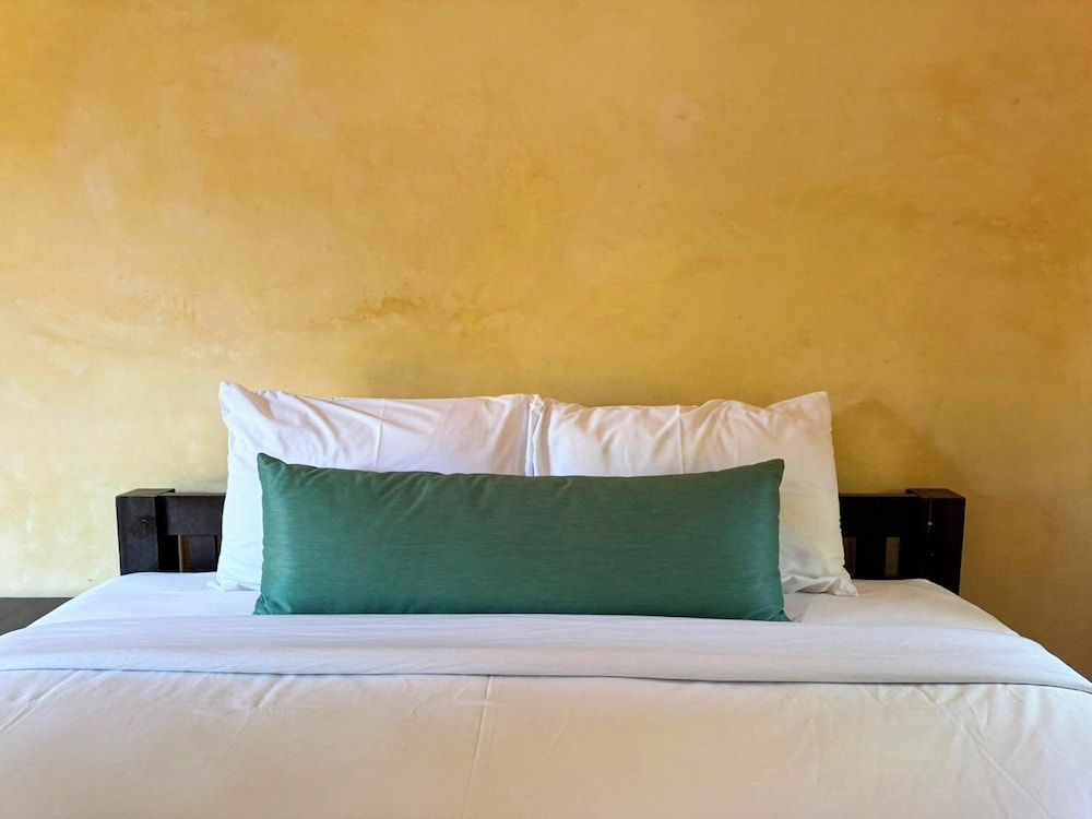 Baanbali Beach Resort Standard Double Room 2