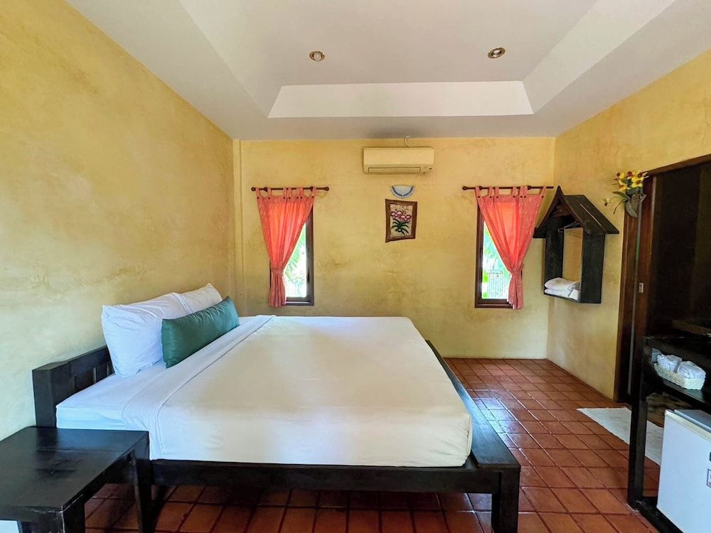 Baanbali Beach Resort Standard Double Room 3