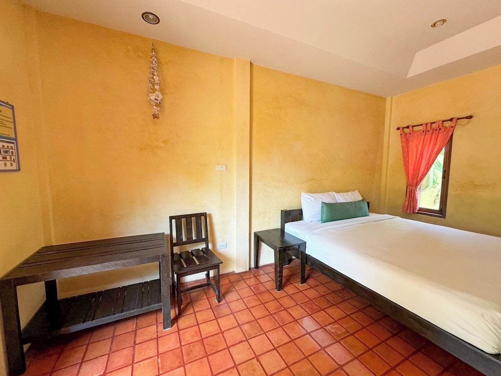 Baanbali Beach Resort Standard Double Room 4