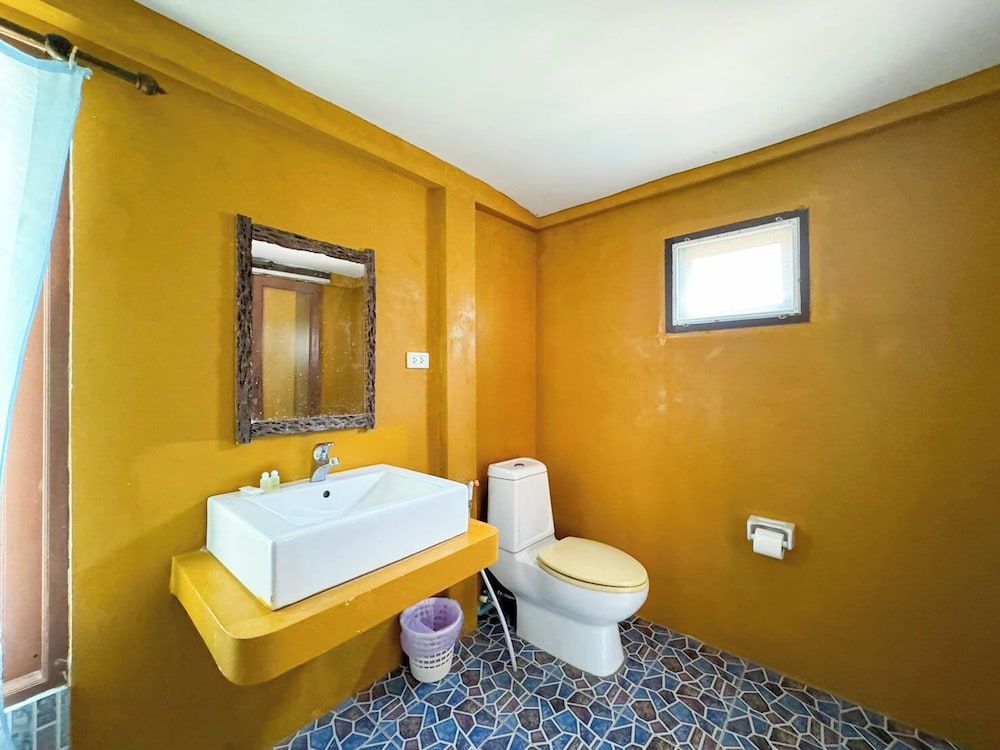 Baanbali Beach Resort Deluxe Triple Room 14