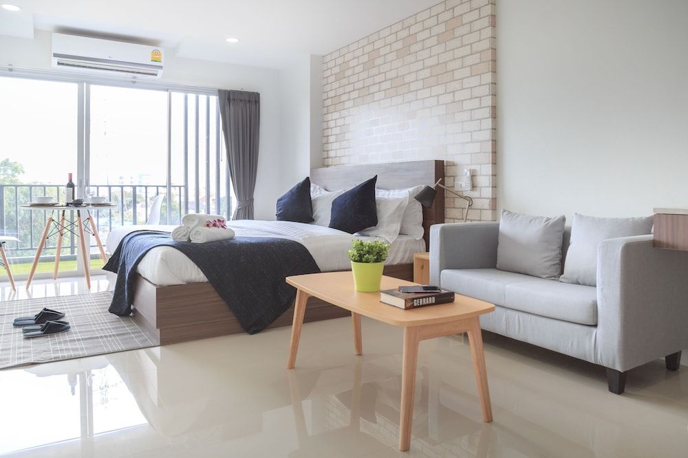 Q Space Residence Executive Double Room