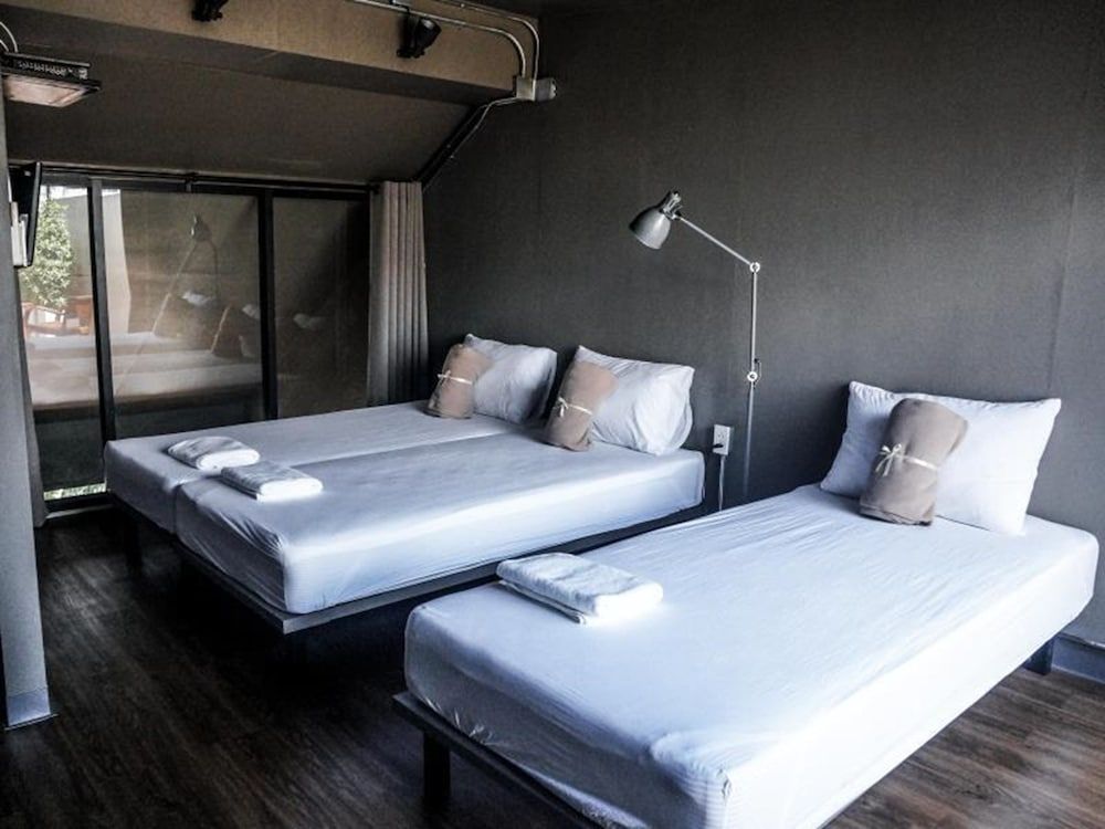 Cloudy Hostel 3 Beds Rooftop Room