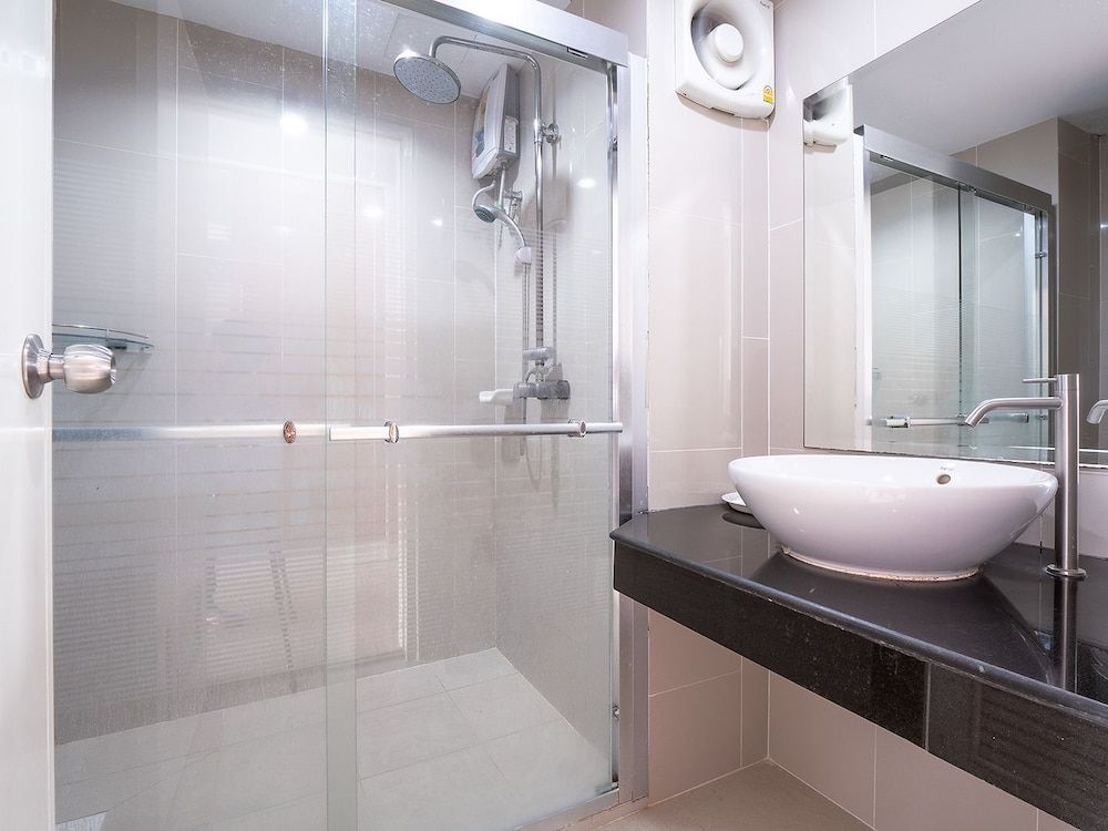 Taweesuk Residence Standard Twin Room 5