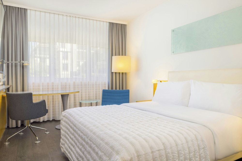 Le Méridien Frankfurt Superior Room, 1 Queen Bed 2