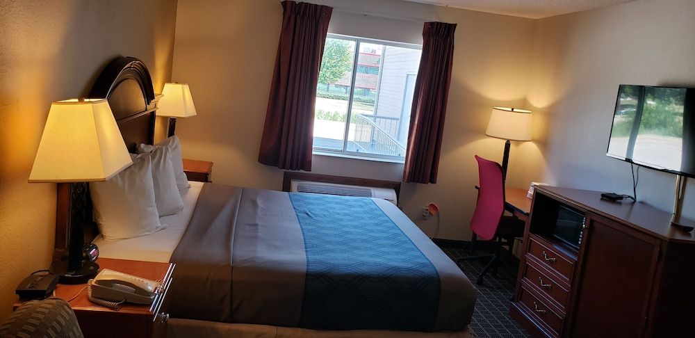 Room, 1 King Bed, Non Smoking