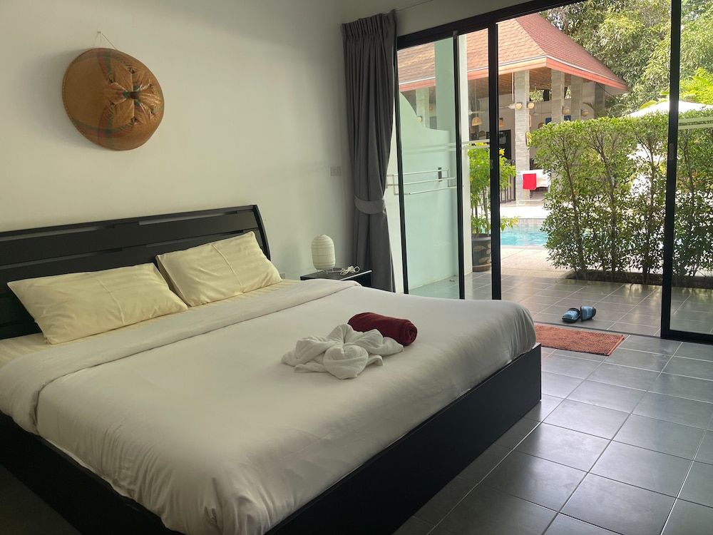 Hotel Lotus Bleu Deluxe Double Room 3