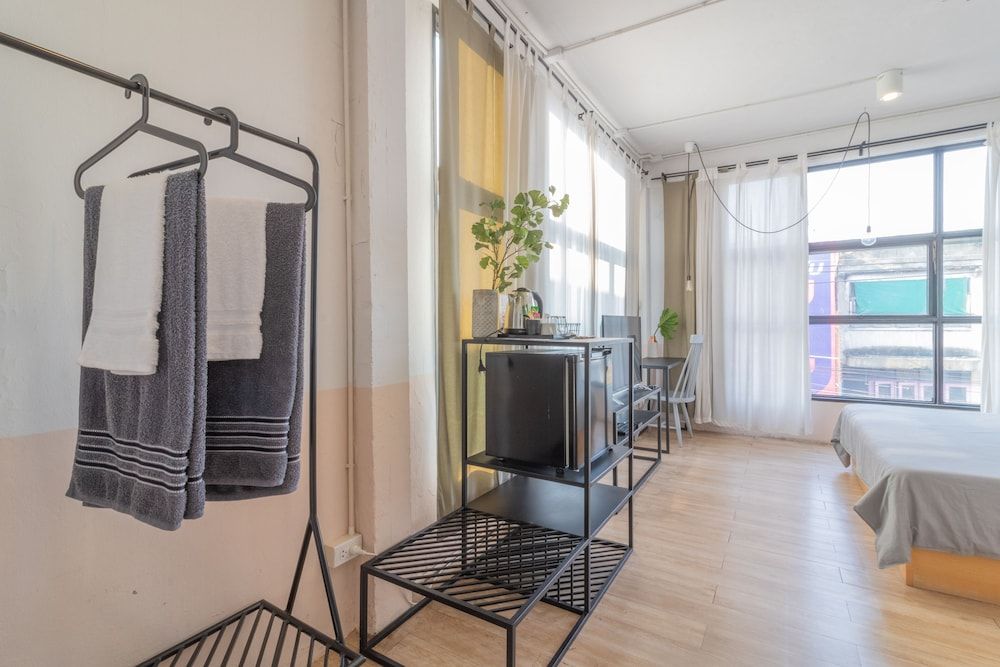 Beige Poshtels - Hostel Deluxe Double Room 21