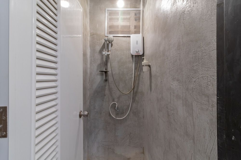 Beige Poshtels - Hostel Bunk Bed in Mixed Dormitory Room 12