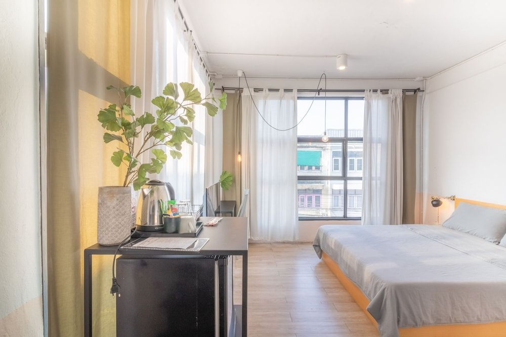 Beige Poshtels - Hostel Deluxe Double Room 23