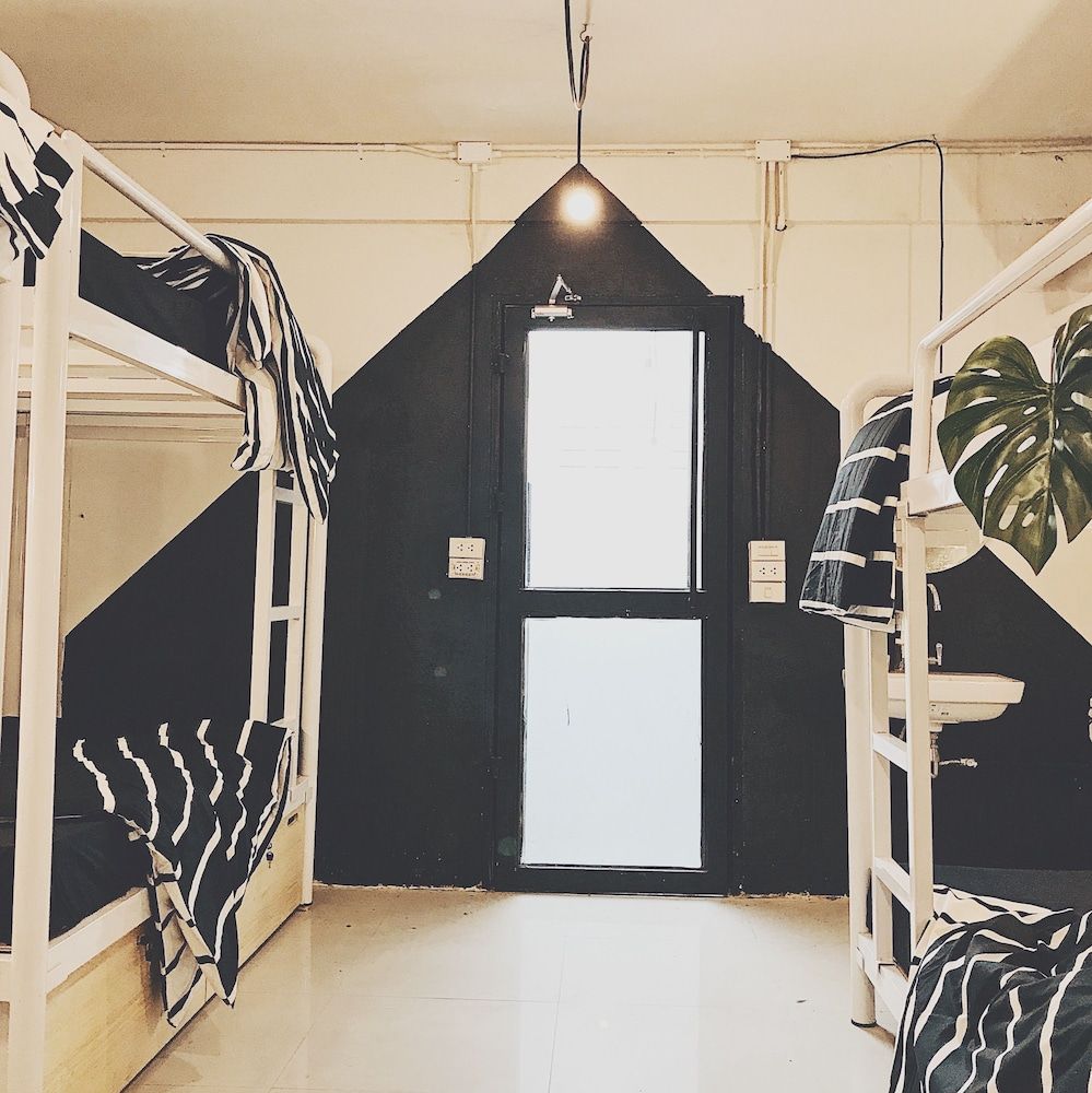 undefined Beige Poshtels - Hostel 4