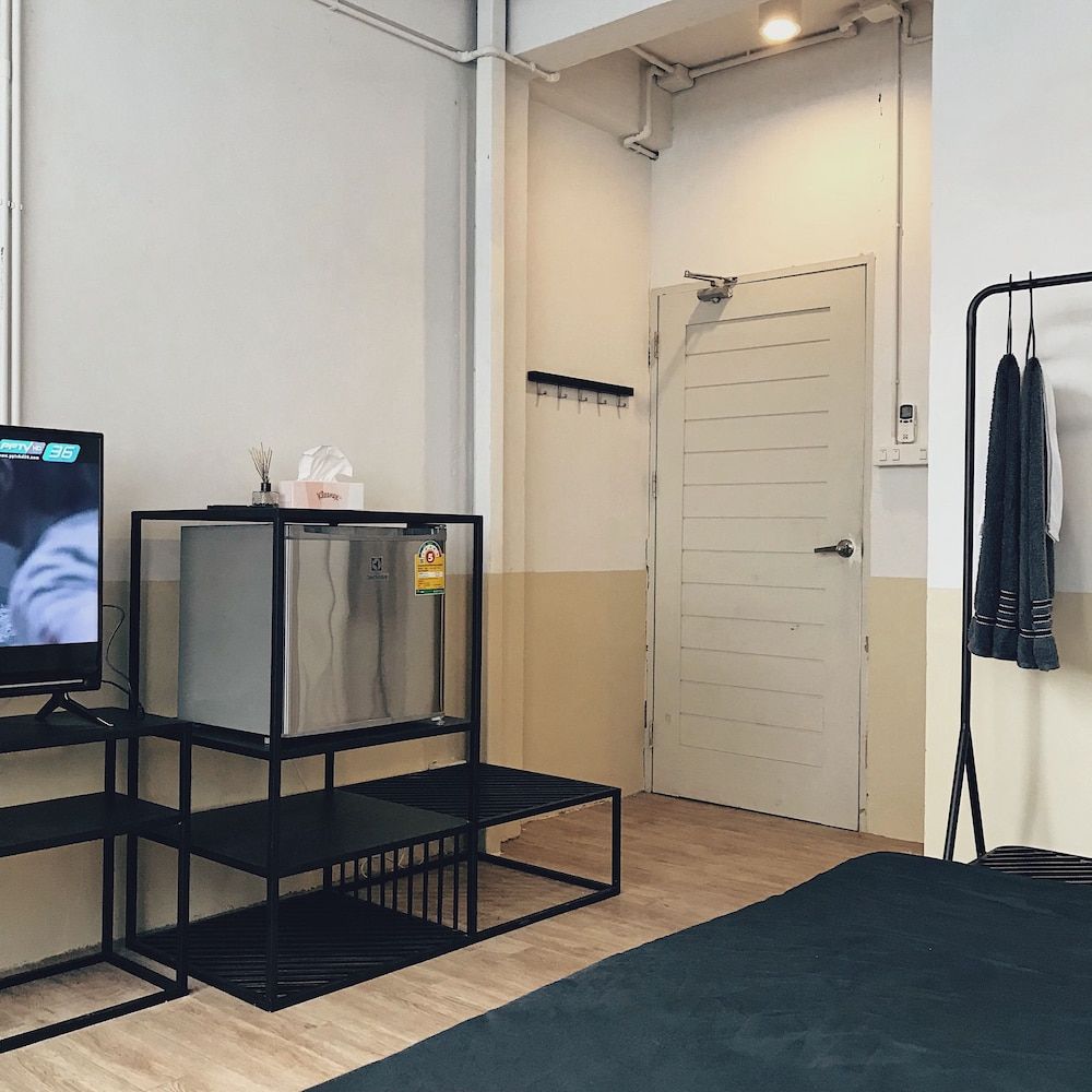 Beige Poshtels - Hostel Deluxe Double Room 8