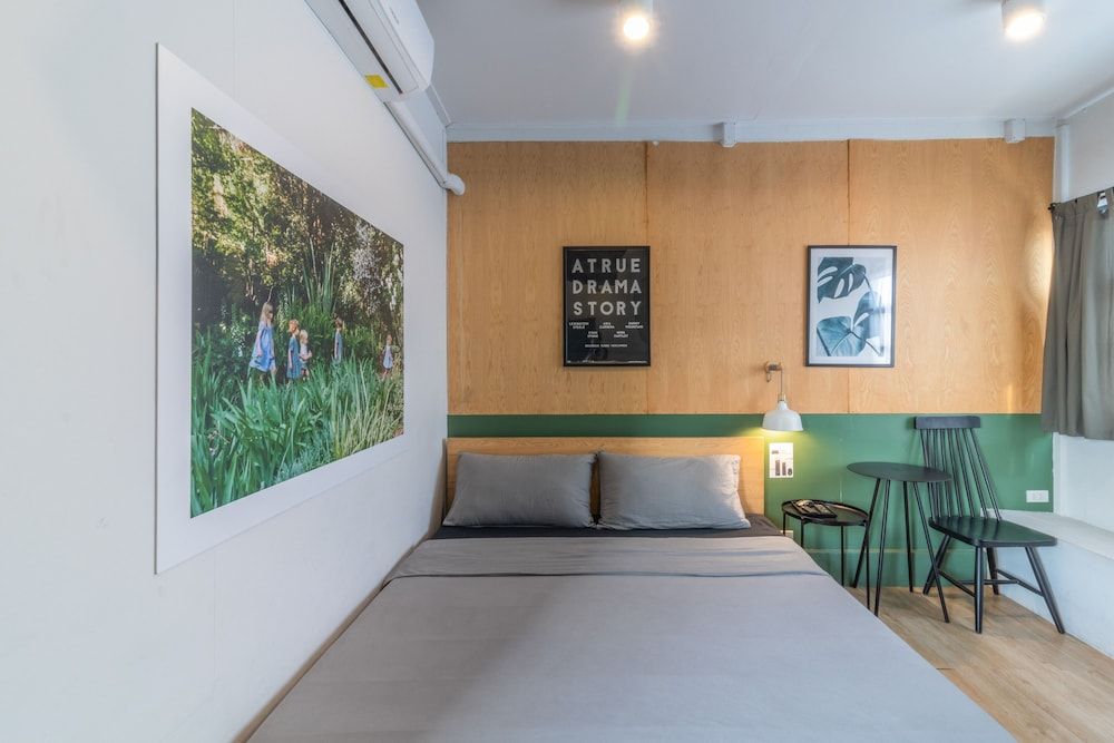 Beige Poshtels - Hostel Deluxe Double Room 19