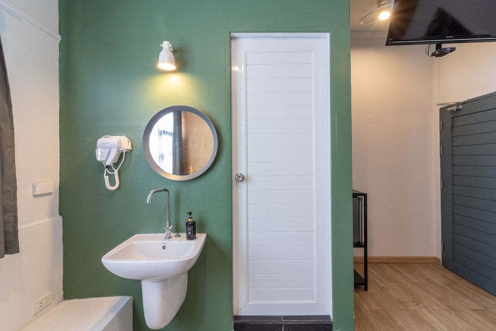 Beige Poshtels - Hostel Deluxe Double Room 33