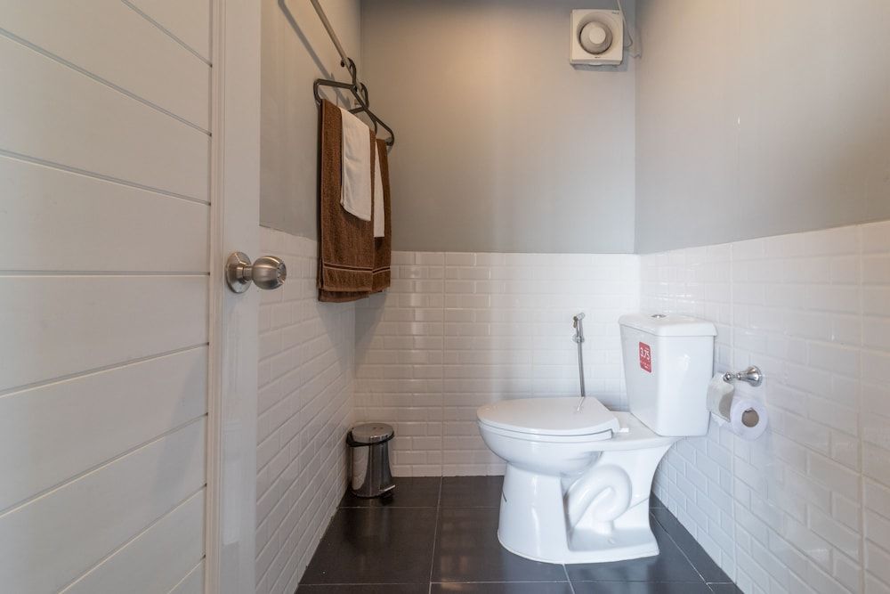 Beige Poshtels - Hostel Standard Double Room, Private Bathroom 4