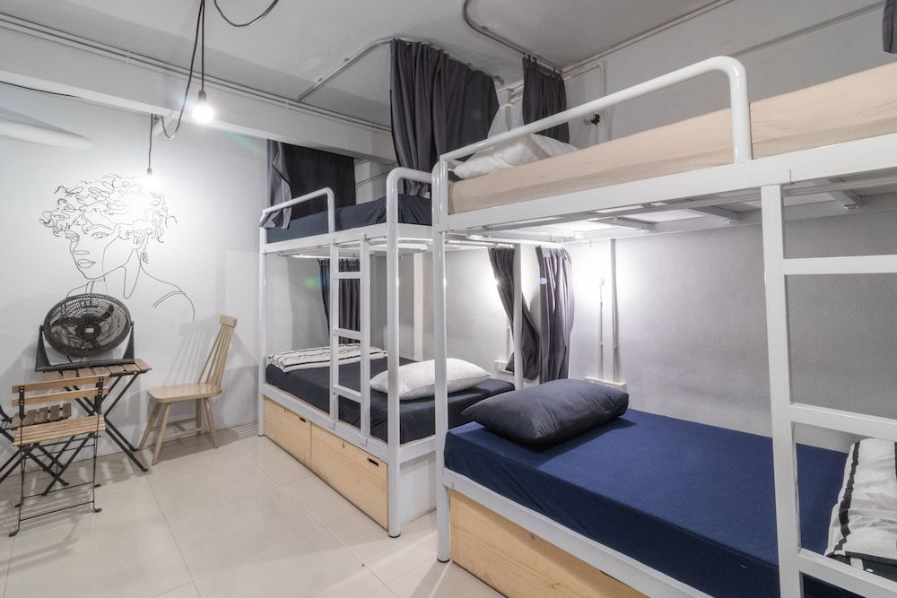Beige Poshtels - Hostel Bunk Bed in Mixed Dormitory Room 9