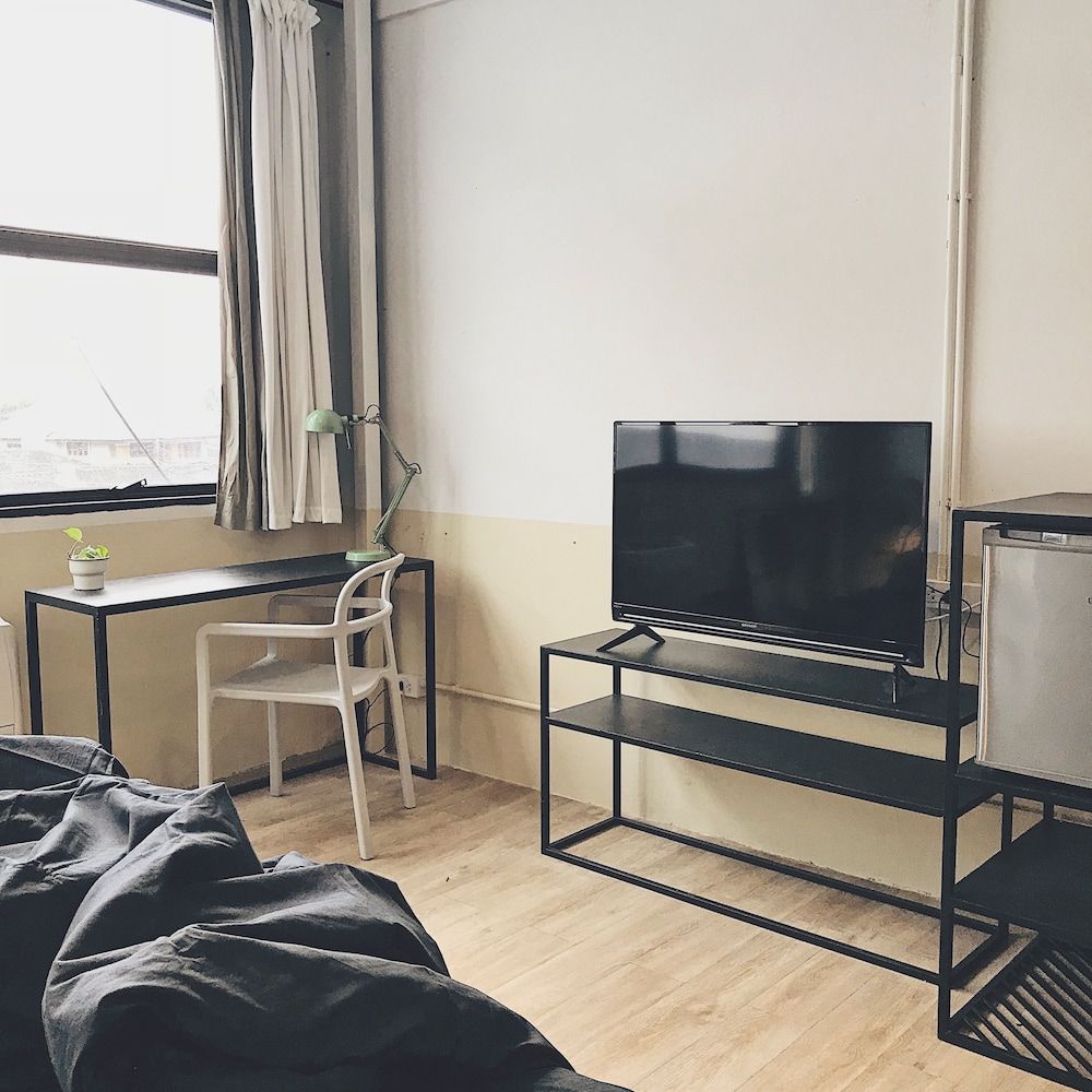 Beige Poshtels - Hostel Deluxe Double Room 13